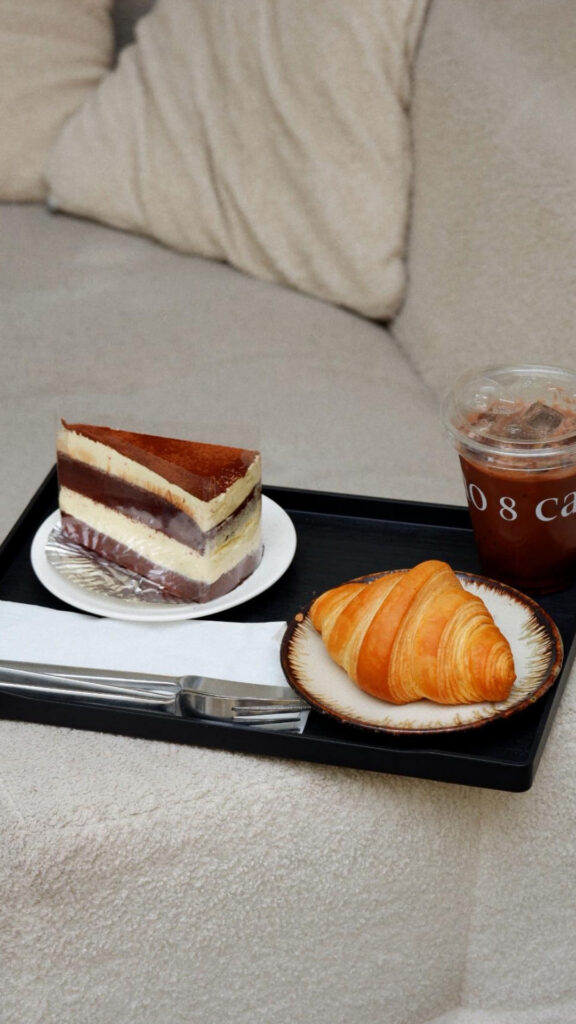 คาเฟ่นครปฐม - Lot no.8 cafe