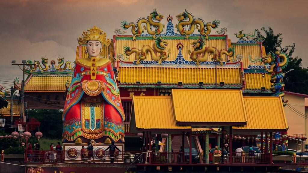 ที่เที่ยวนครสวรรค์ - ศาลเจ้าพ่อเทพารักษ์ - ศาลเจ้าแม่ทับทิม (San Chaopho Thepharak - Chaomae Thapthim)