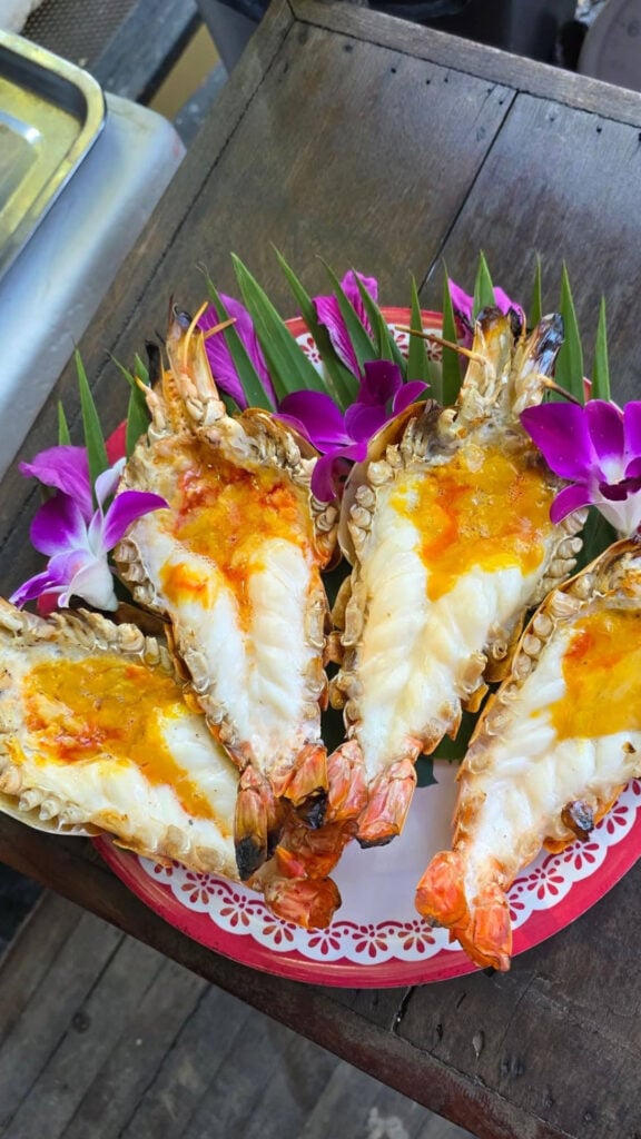 ร้านอาหารอยุธยา - ร้านอาหารมองดูเรือ (Mong Doo Ruea)