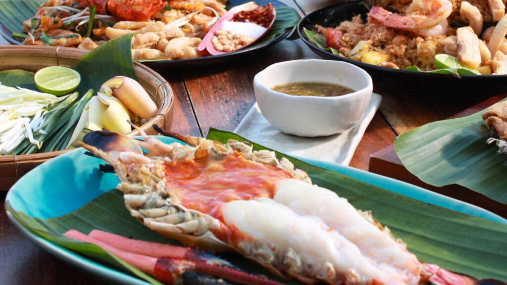 ร้านอาหารอยุธยา - ร้านอาหารริมน้ำ แกรนด์เจ้าพระญา (Grand Chaopraya)