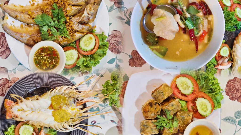 ร้านอาหารอยุธยา - ร้านชายน้ำ อยุธยา (Chainam Restaurant)