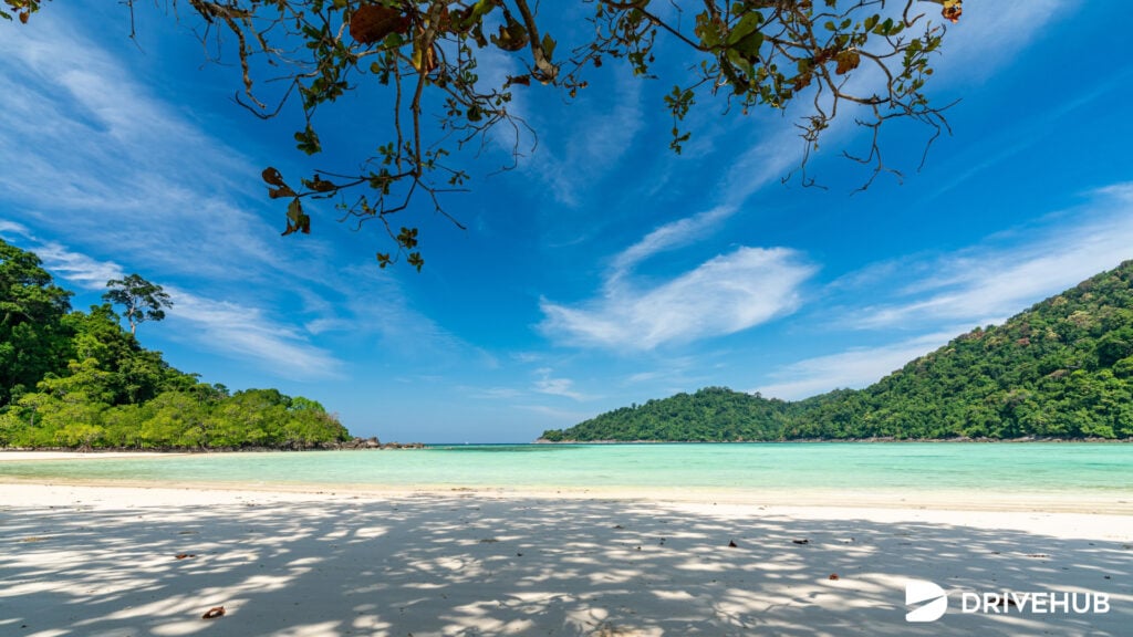ทะเลไทย - หาดไม้งาม อุทยานแห่งชาติหมู่เกาะสุรินทร์ (Mai Ngam Beach)