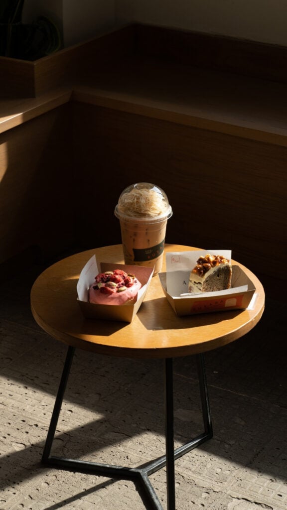 คาเฟ่อยุธยา - บุษบาคาเฟ่ แอนด์ เบคแล็บ (Busaba Cafe & Bake Lab)