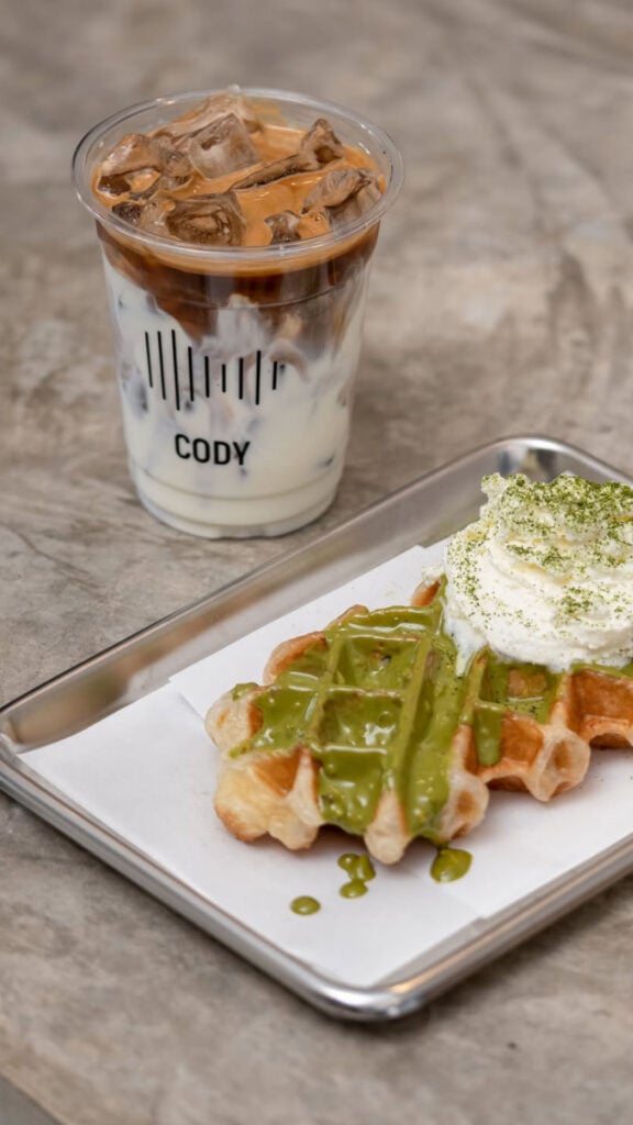 คาเฟ่จันทบุรี - ขอบคุณรูปภาพจาก Facebok Cody Roaster