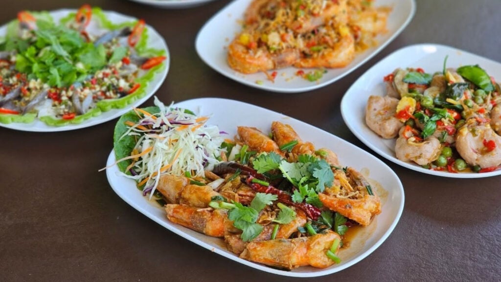 ร้านอาหารจันทบุรี - ร้านอาหารริมน้ำจันทกาญจน์ (Chanthakan Restaurant)