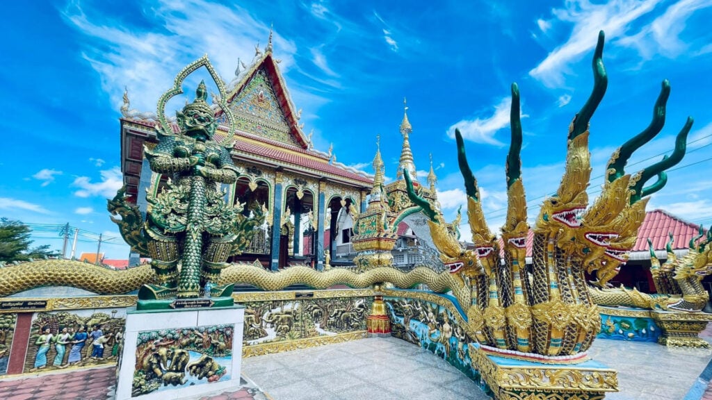 วัดชลบุรี - วัดชากนิมิตวิทยา (Wat Sak Nimit Witthaya )