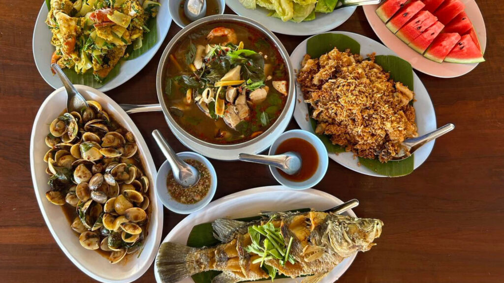 ร้านอาหารจันทบุรี - ยายตุ๊ซีฟู้ด (Yai Tu Seafood)