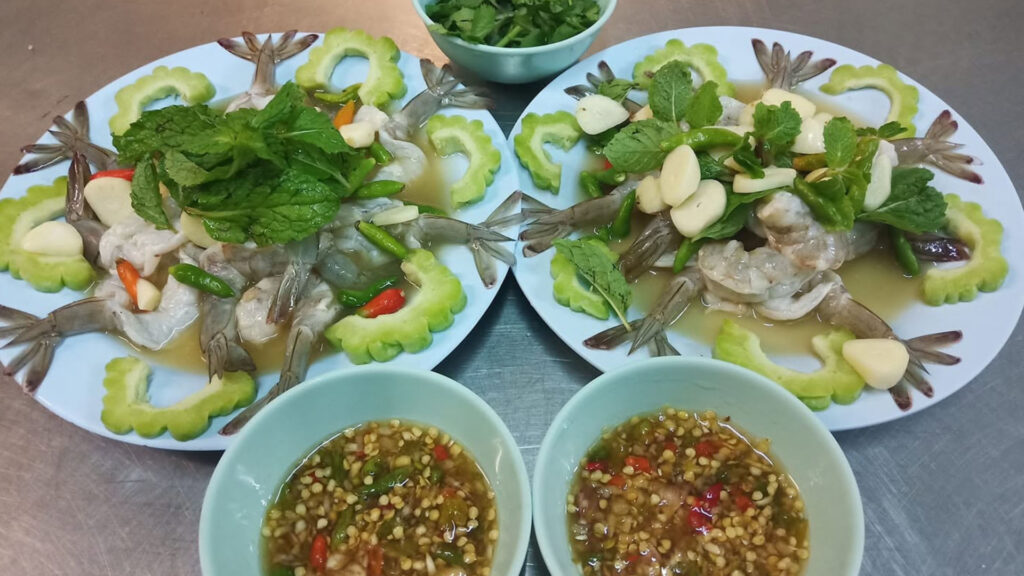 ร้านอาหารจันทบุรี - ร้านข้าวต้มสมบูรณ์ (Somboon Restaurant)