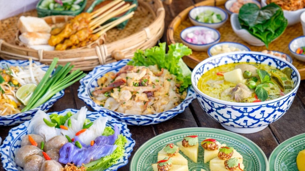 ร้านอาหารนนทบุรี - บ้านท่าน้ำนนท์ (Chaopraya Antique Cafe)
